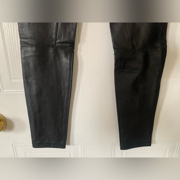 WILFRED Aritzia Faux Leather Leggings XS - Picture 3 of 6